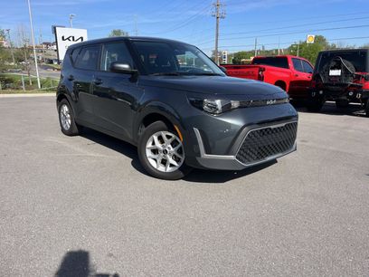 Used 2025 Kia Soul LX w/ LX Technology Package