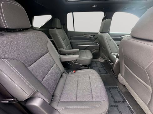 Used 2025 Chevrolet Traverse LT w/ Sun and Wheel Package image 32