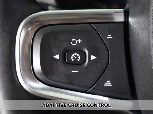 Used 2023 Volvo XC40 B5 Plus w/ Protection Package Premier image 7