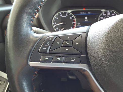 Used 2025 Nissan Sentra SR w/ SR Premium Package FWD image 16
