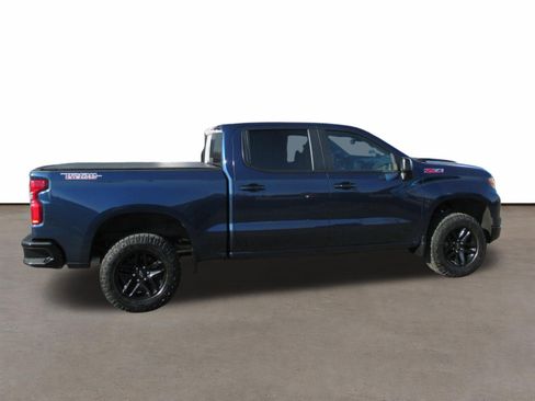 Used 2022 Chevrolet Silverado 1500 LT Trail Boss w/ Convenience Package II AWD/4WD image 2