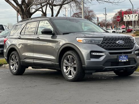 Certified 2022 Ford Explorer XLT w/ Equipment Group 202A image 9
