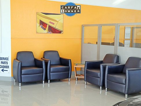 Used 2025 GMC Yukon Elevation image 45