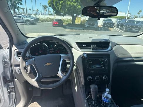 Used 2017 Chevrolet Traverse LT FWD image 17