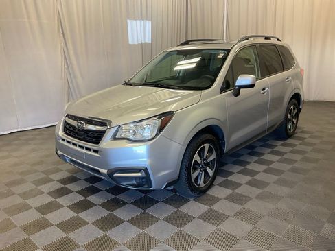Used 2017 Subaru Forester 2.5i Premium w/ All-Weather Package AWD/4WD image 8