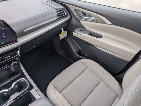 New 2026 Chevrolet Traverse LT w/ Driver Confidence Package FWD image 19