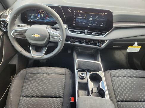 New 2026 Chevrolet Equinox LT FWD image 18