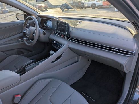 Used 2025 Hyundai Elantra Sport image 22