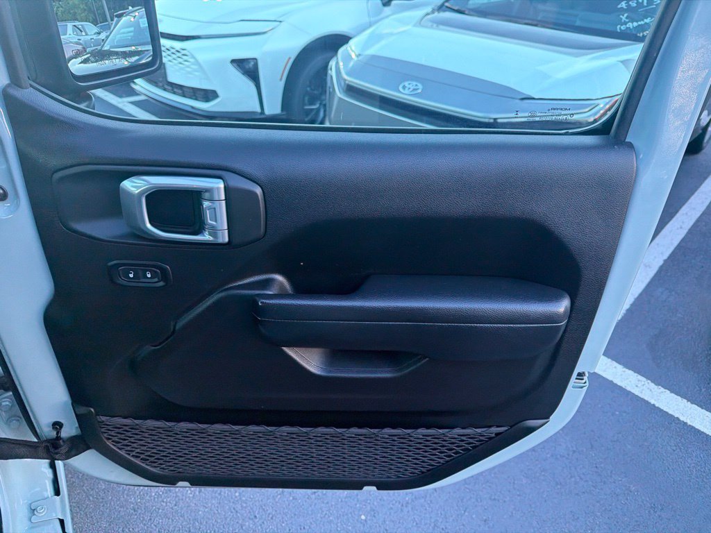 Used 2024 Jeep Wrangler Unlimited Sport AWD/4WD image 9