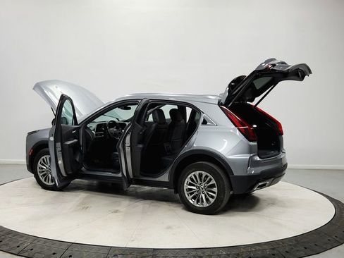 Used 2024 Cadillac XT4 Premium Luxury image 13