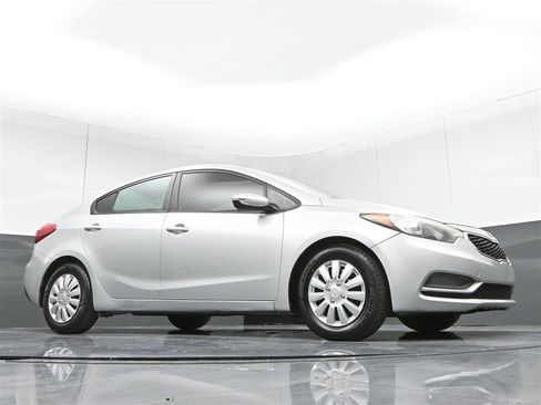 Used 2015 Kia Forte LX image 31
