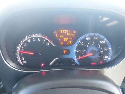 Used 2014 Nissan Cube 1.8 SL w/ Interior Designer Package FWD image 11