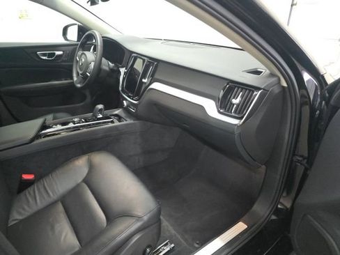 Used 2024 Volvo S60 B5 Core image 4