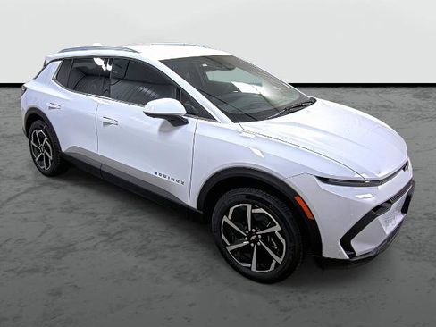 New 2026 Chevrolet Equinox EV LT image 5