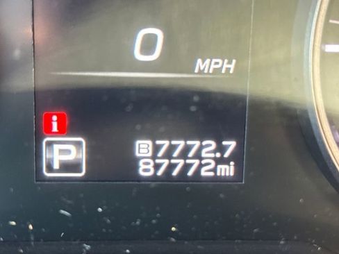 Used 2023 Subaru Ascent Premium w/ Convenience Package image 18