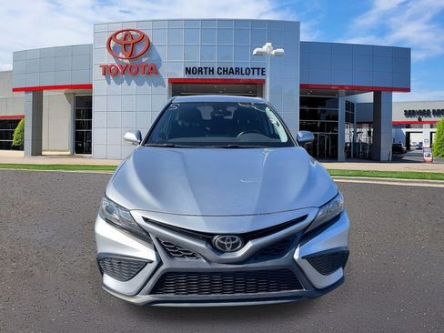 Used 2022 Toyota Camry SE image 5
