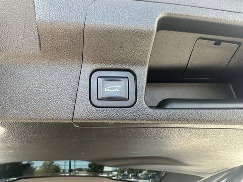 Used 2017 GMC Acadia SLT image 23