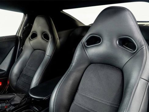 Used 2015 Nissan GT-R Premium image 26