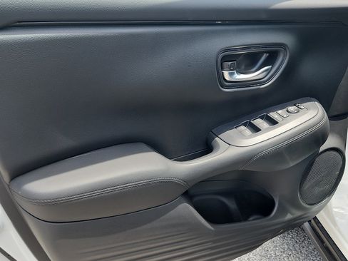 New 2027 Honda HR-V LX image 8