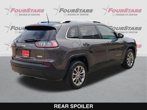 Used 2019 Jeep Cherokee Latitude Plus w/ Comfort/Convenience Group FWD image 4
