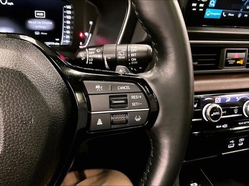 Used 2025 Honda Pilot Elite image 29