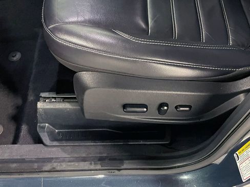 Used 2019 Ford Escape Titanium image 21