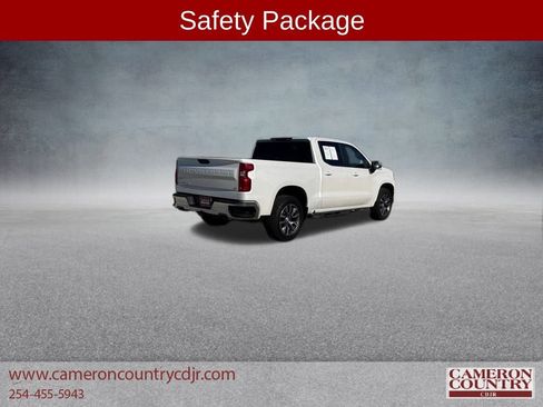 Used 2022 Chevrolet Silverado 1500 LT w/ Z71 Off-Road Package image 3