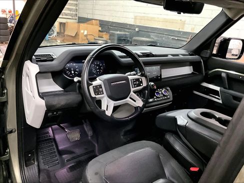 Used 2021 Land Rover Defender 90 First Edition image 16