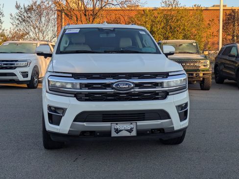 Certified 2024 Ford Expedition Limited image 9