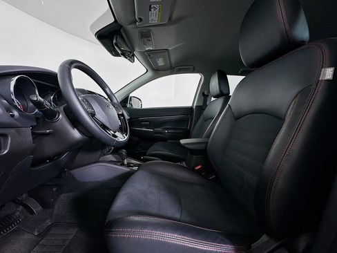 Used 2025 Mitsubishi Outlander Sport SE image 13