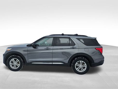 Used 2022 Ford Explorer XLT w/ Equipment Group 202A image 10