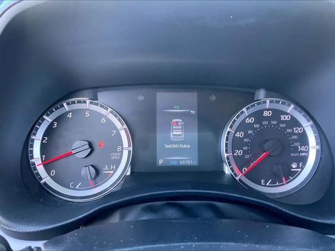 Used 2021 Toyota Highlander LE image 23