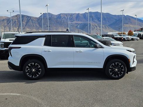 New 2026 Chevrolet Traverse LT w/ Sun and Wheel Package image 2