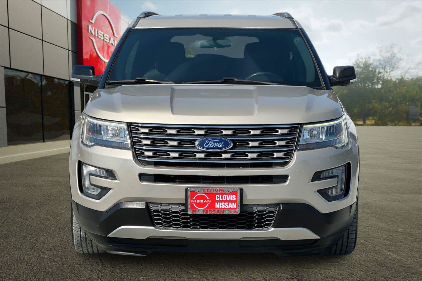 Used 2017 Ford Explorer XLT FWD image 10