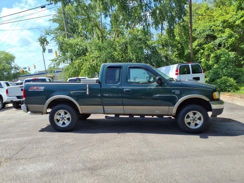 Used 2002 Ford F150 Lariat AWD/4WD image 2