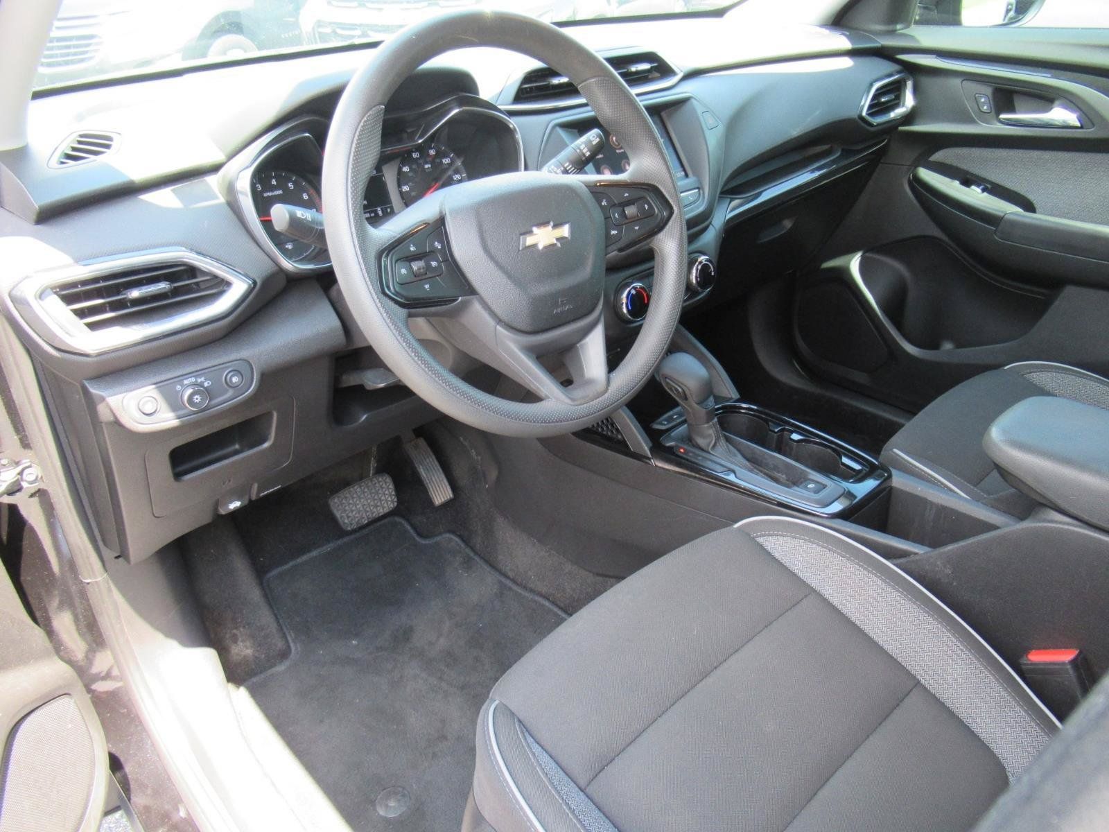 Used 2022 Chevrolet TrailBlazer LT FWD image 16