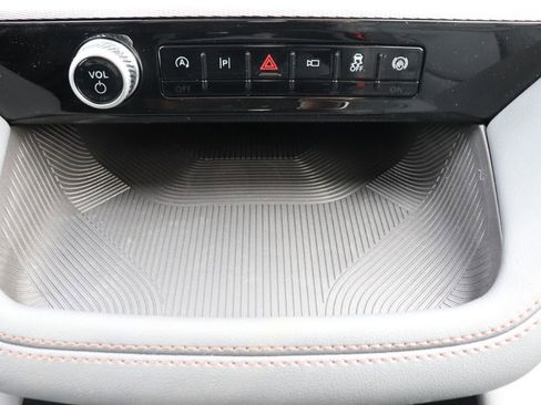 New 2026 Ford Explorer Active w/ Active Comfort Package image 24