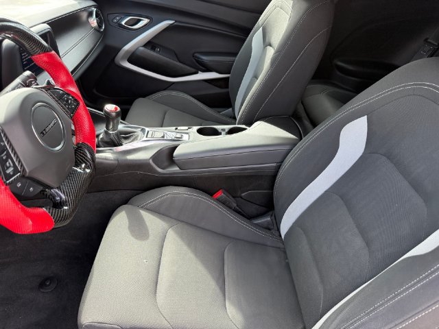 Used 2021 Chevrolet Camaro LT RWD image 9