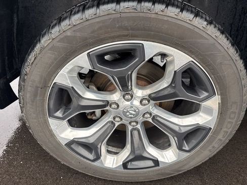 Used 2021 RAM 1500 Limited image 12