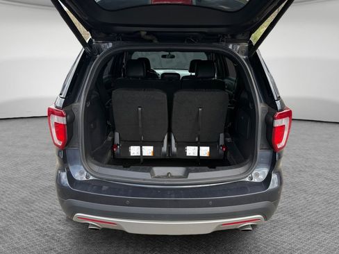 Used 2017 Ford Explorer XLT w/ Equipment Group 202A image 23