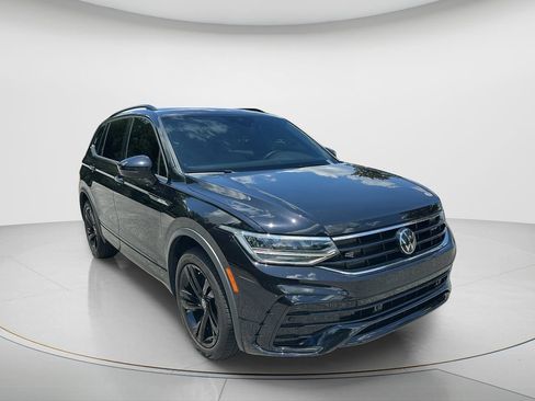 Used 2024 Volkswagen Tiguan SE R-Line FWD image 3