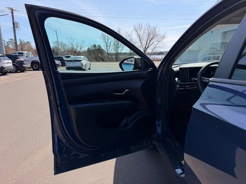 Used 2025 Hyundai Tucson SEL AWD/4WD image 14
