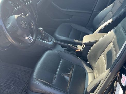 Used 2013 Volkswagen Jetta SE FWD image 14