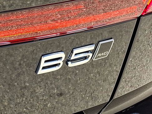 New 2026 Volvo XC60 B5 Plus w/ Climate Package image 20