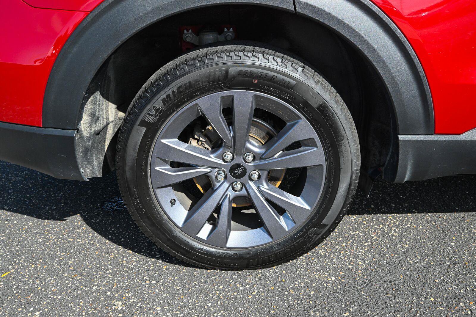 Certified 2024 Ford Explorer XLT AWD/4WD image 14