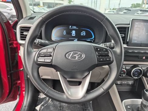 Used 2025 Hyundai Venue SEL FWD image 22