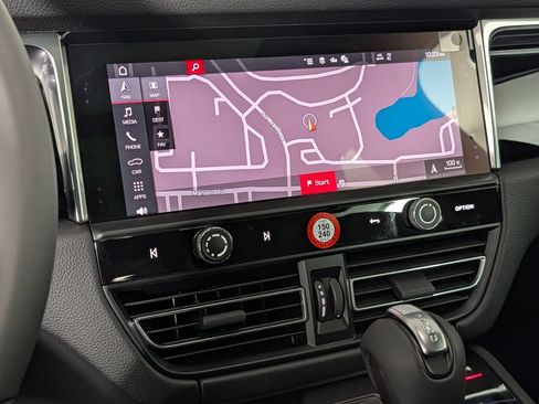 New 2026 Porsche Macan AWD/4WD image 33