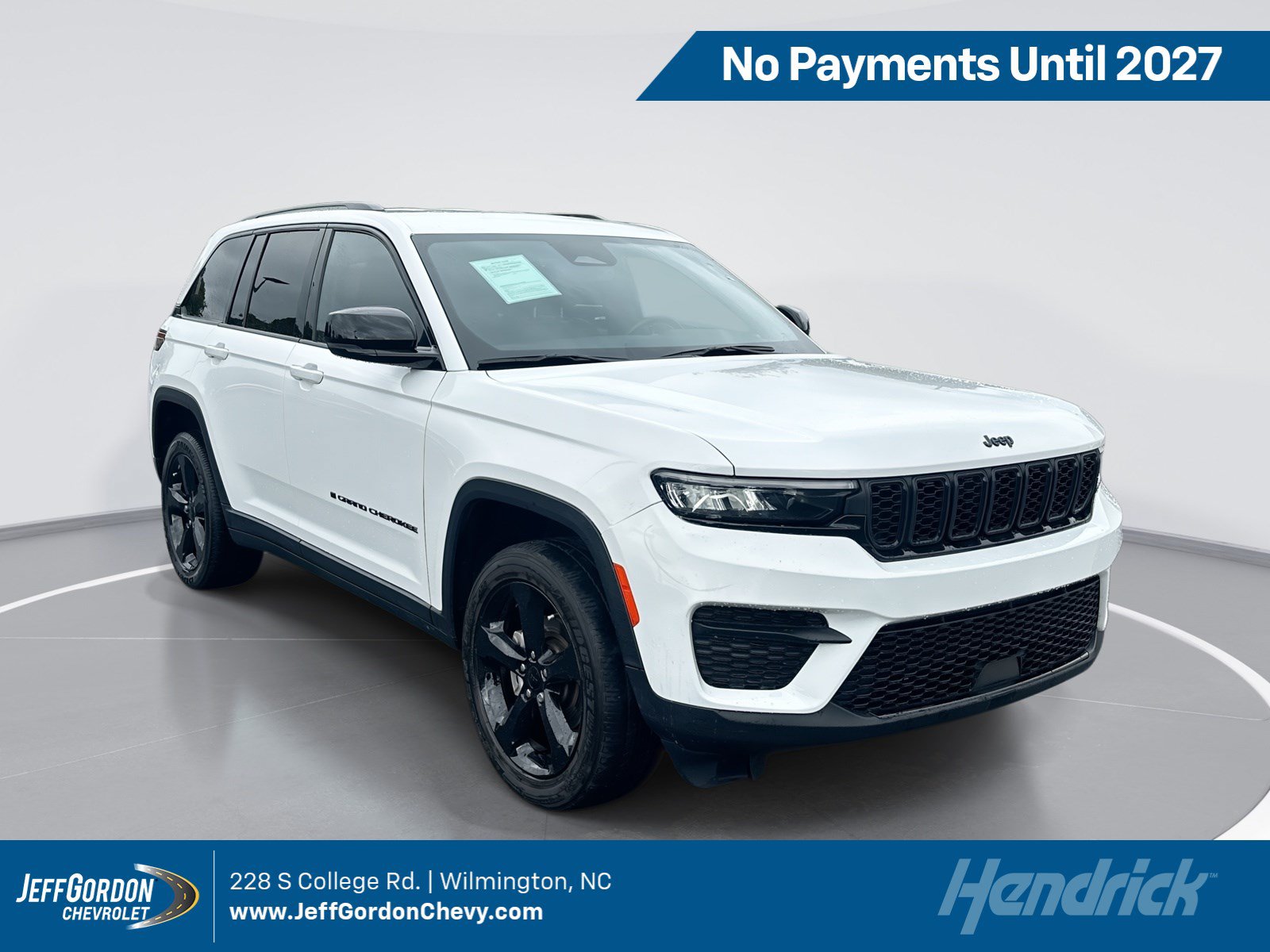 Used 2023 Jeep Grand Cherokee Altitude AWD/4WD image 1