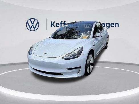 Used 2023 Tesla Model 3 Standard Range RWD image 3