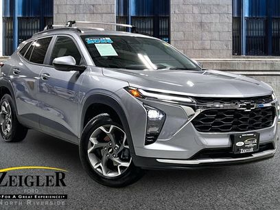 Used 2025 Chevrolet Trax LT w/ Driver Confidence Package